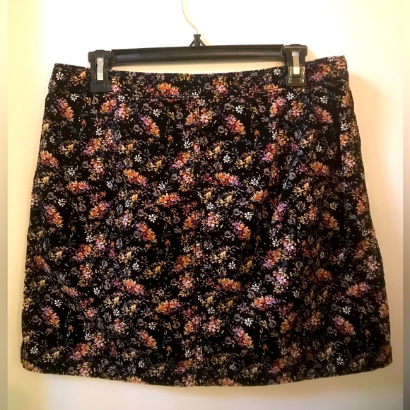 Mossimo Supply Company Black with Fall Flowers Corduroy Mini Skirt - Picture 2 of 4